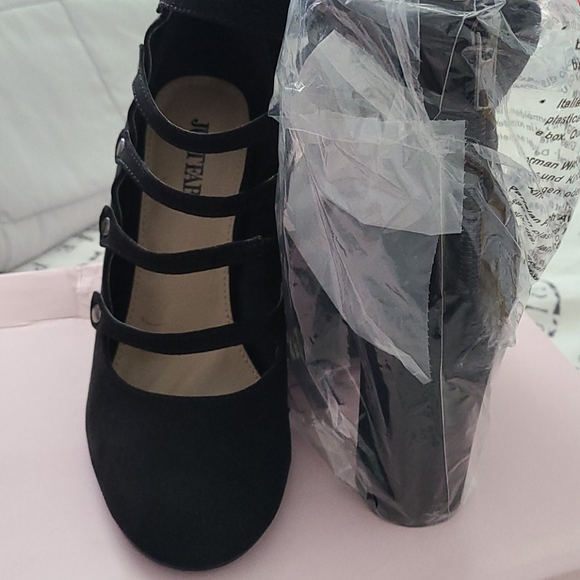 Pumps - Picture 3 of 3